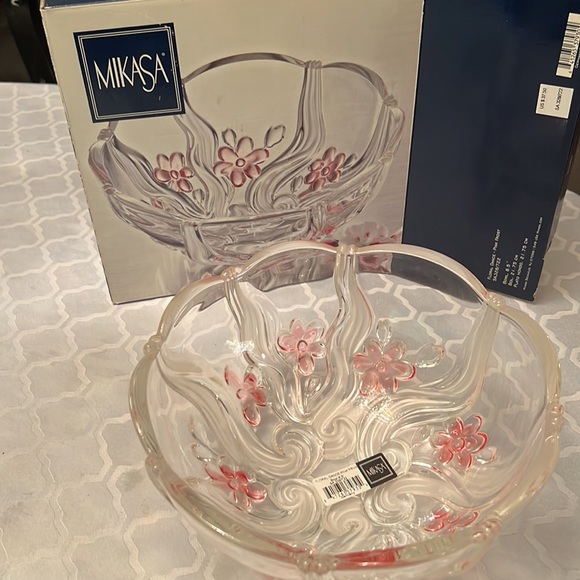 NEW Mikasa Floral Dance Pink Frost Bowl 8.5”, 21.75cm - Picture 5 of 5